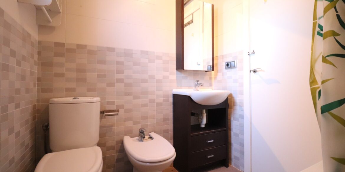 o_1jmo4s5f81h9814nnv4b1rji8tb27