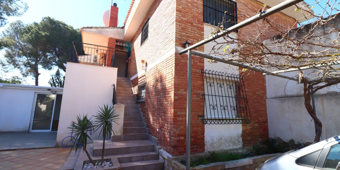 o_1jmo4s5f81tve25kn8bjqk1u652i