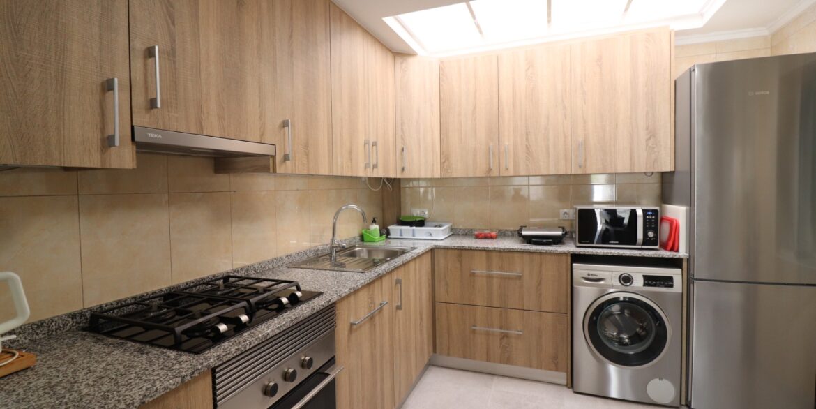 o_1jmo6g2oa1b041lpm1c8j1nsbmvj20