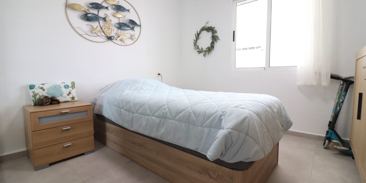 o_1jmo6g2oa1o3q19a21hg8tcpba621