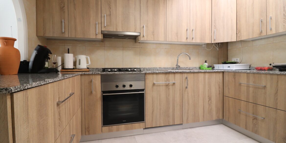 o_1jmo6g2oajoe1g6fukq1hfb63o1v