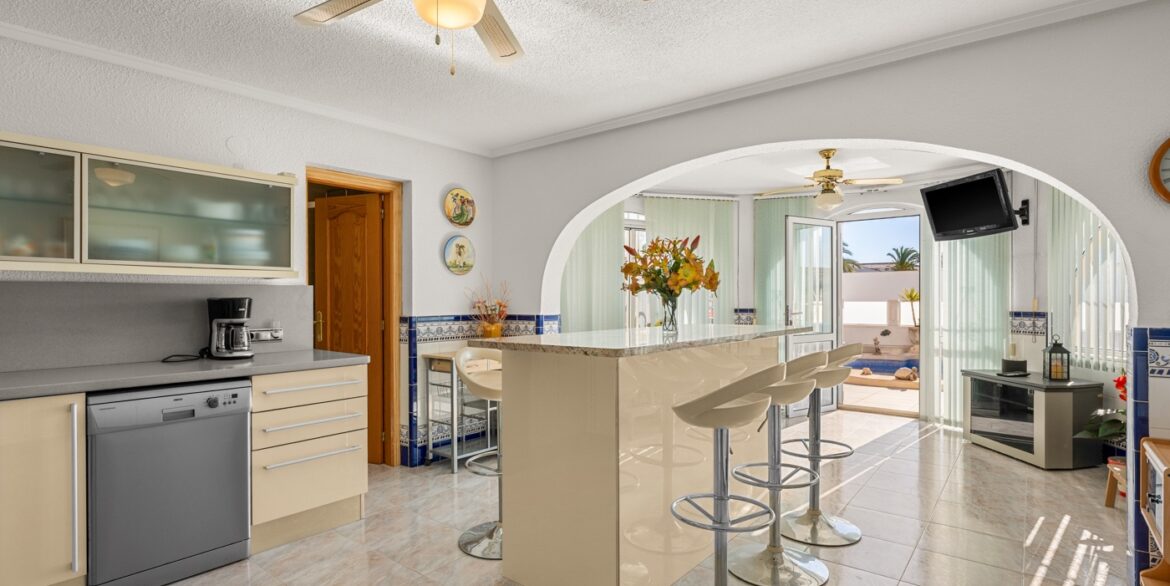 o_1jmsn74sv150j9dv1sil134j1ahm37