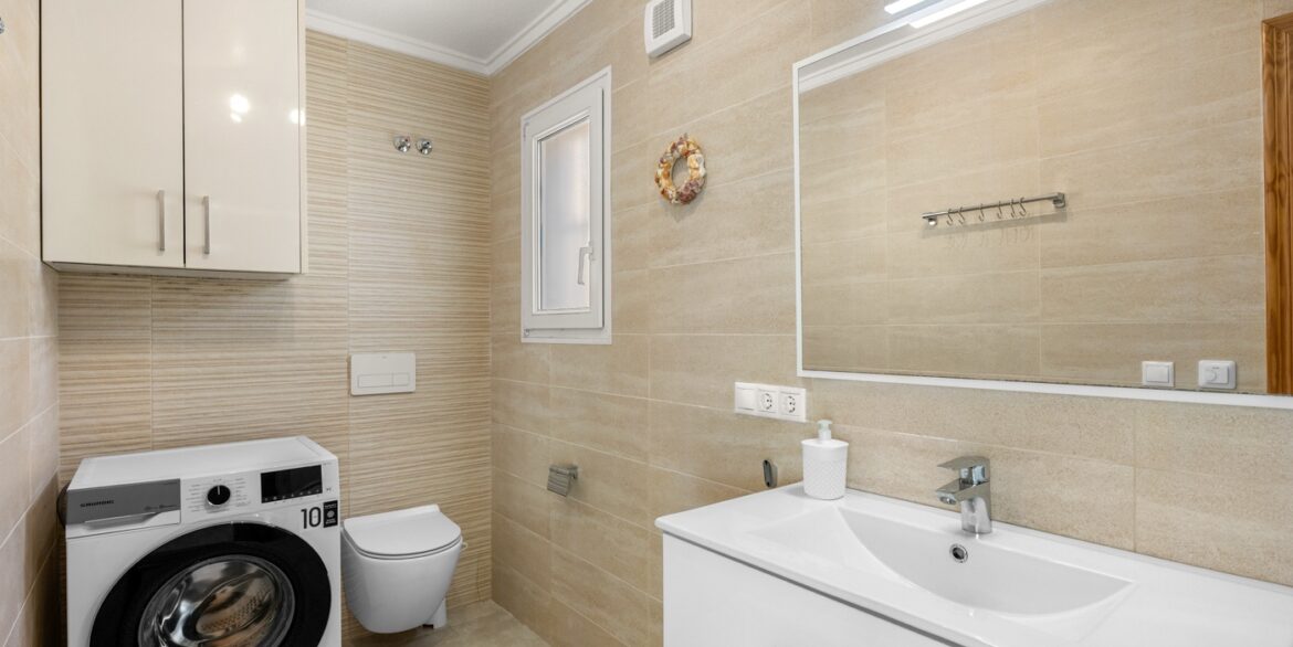 o_1jmsn74sv1642kobtv41oel19tt38