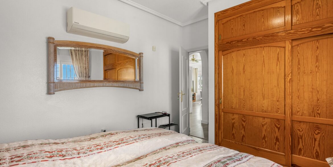 o_1jmsn74sv1ih0lpunfs24m1ngj3f