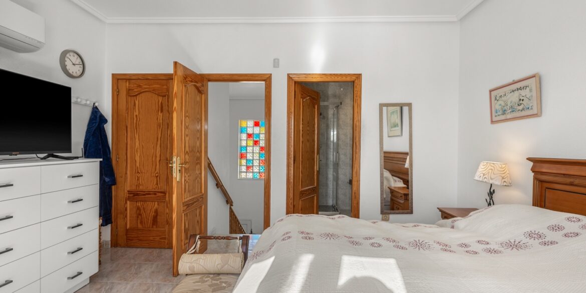 o_1jmsn74sv1q1eg10k90bbdqpe3q