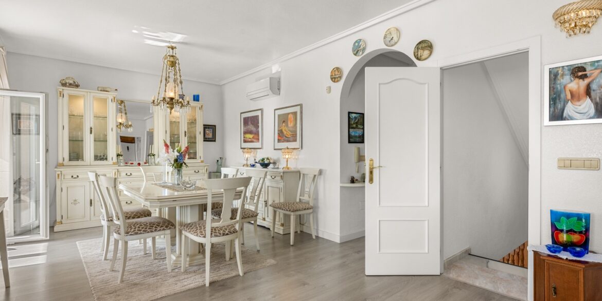 o_1jmsn74sv1tqklch1bp4ukb151u3k