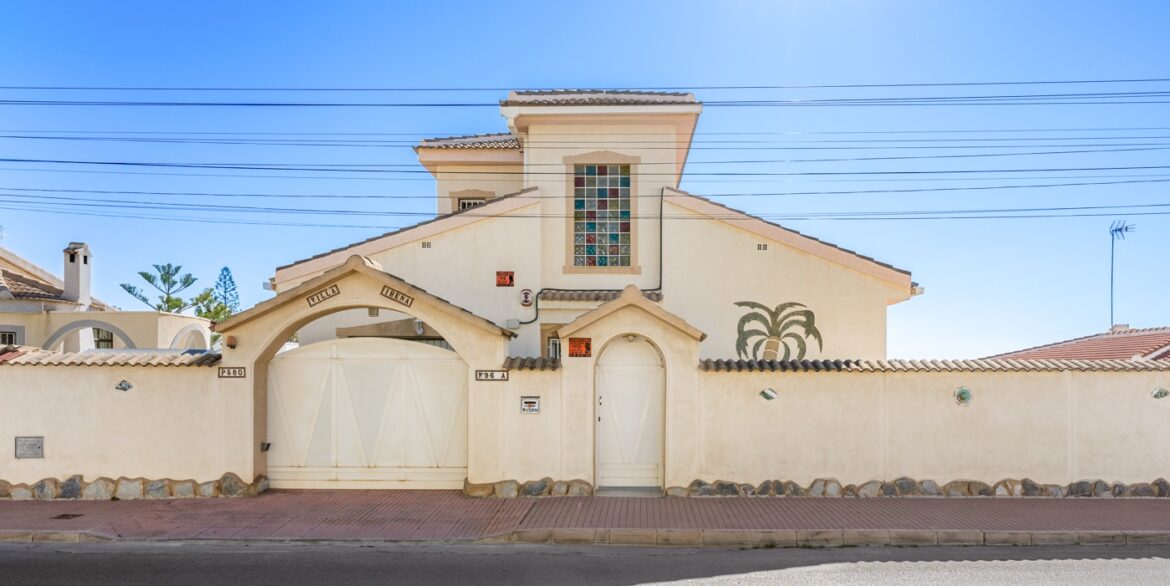 o_1jmsn74t01lcv8jecsd14pk21o47