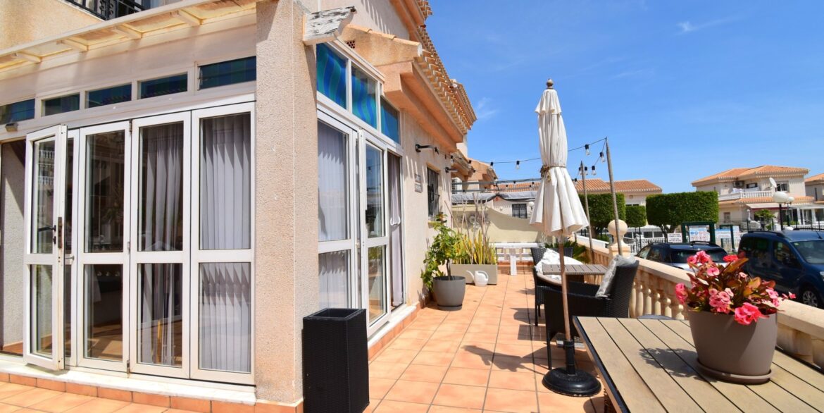 o_1jmt5bp281ru91a2r6pht2i13l322