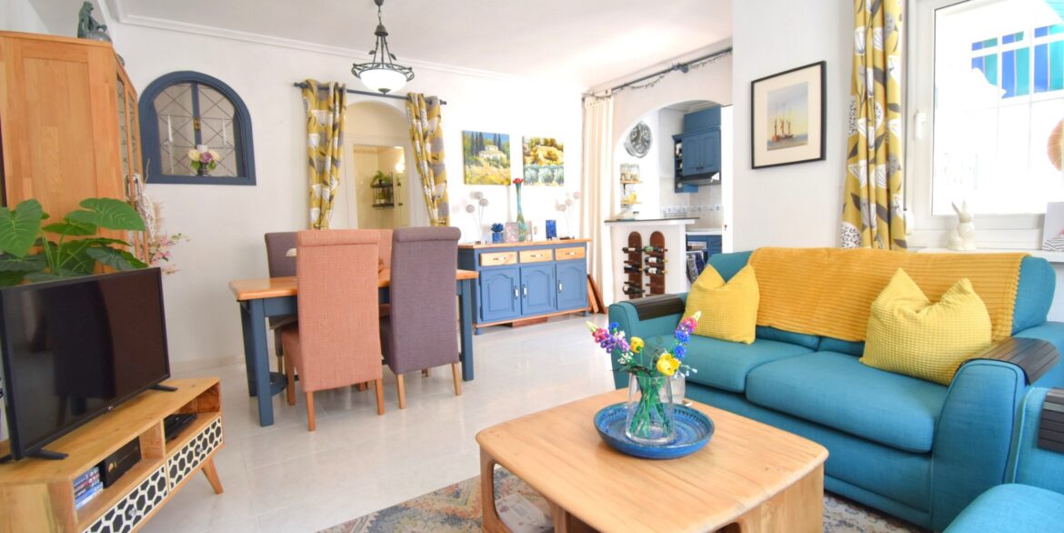 o_1jmt5bp28u32tl01rch1qbd17hr24