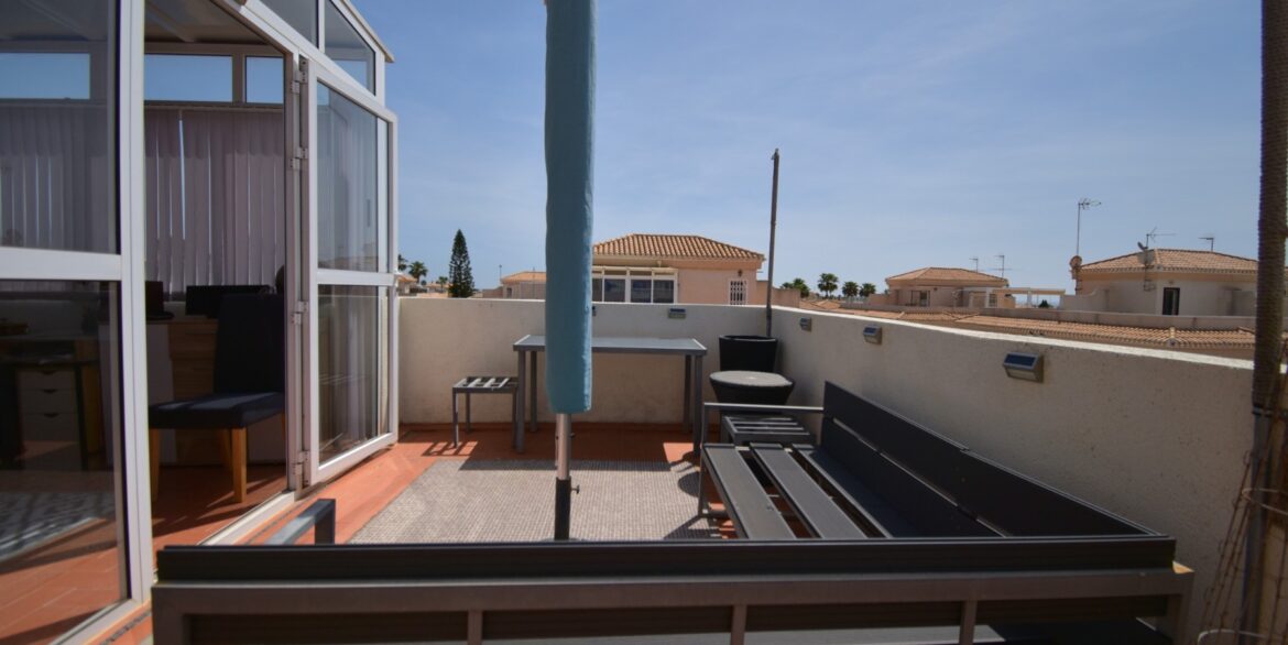 o_1jmt5bp299nc1sk0udsaiu13112j