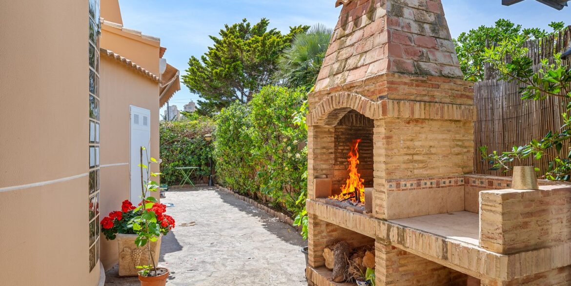 o_1jmt8gcj9d121ivm5521p2o191b49