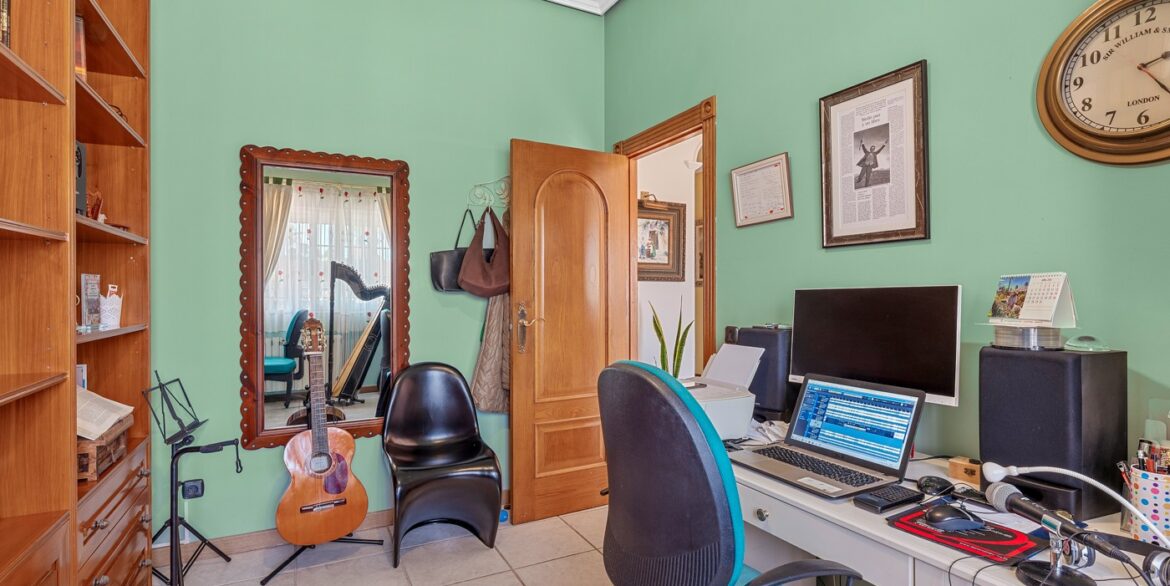 o_1jmt8gcja11ri14bk11kc7091g7k4i