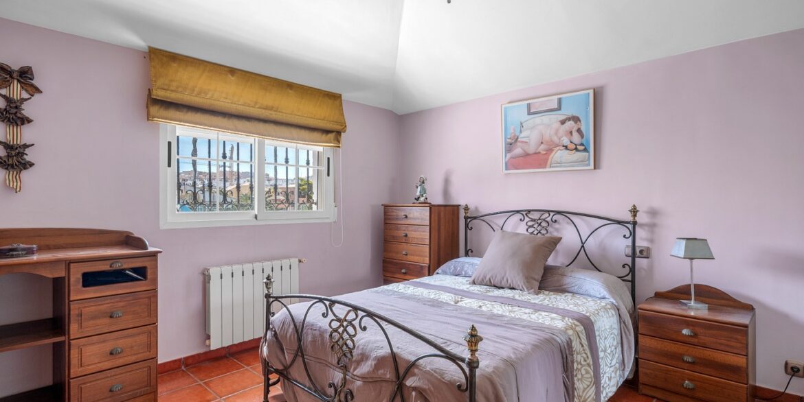 o_1jmt8gcja2421mtsk0c131m1tp855