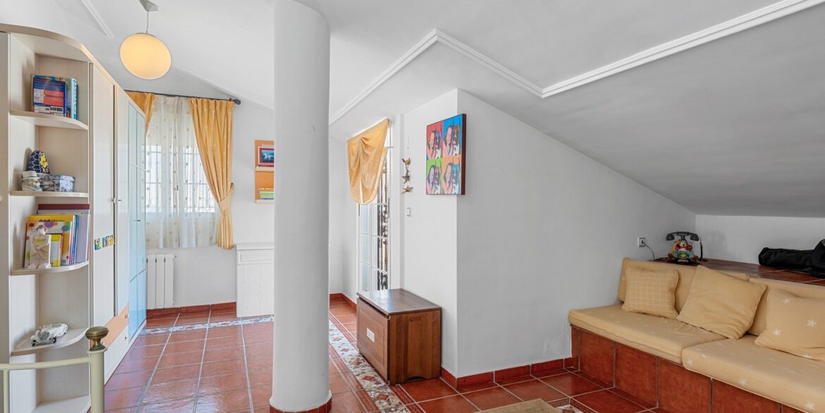 o_1jmt8gcja6d119rh11mg26fg9m5d