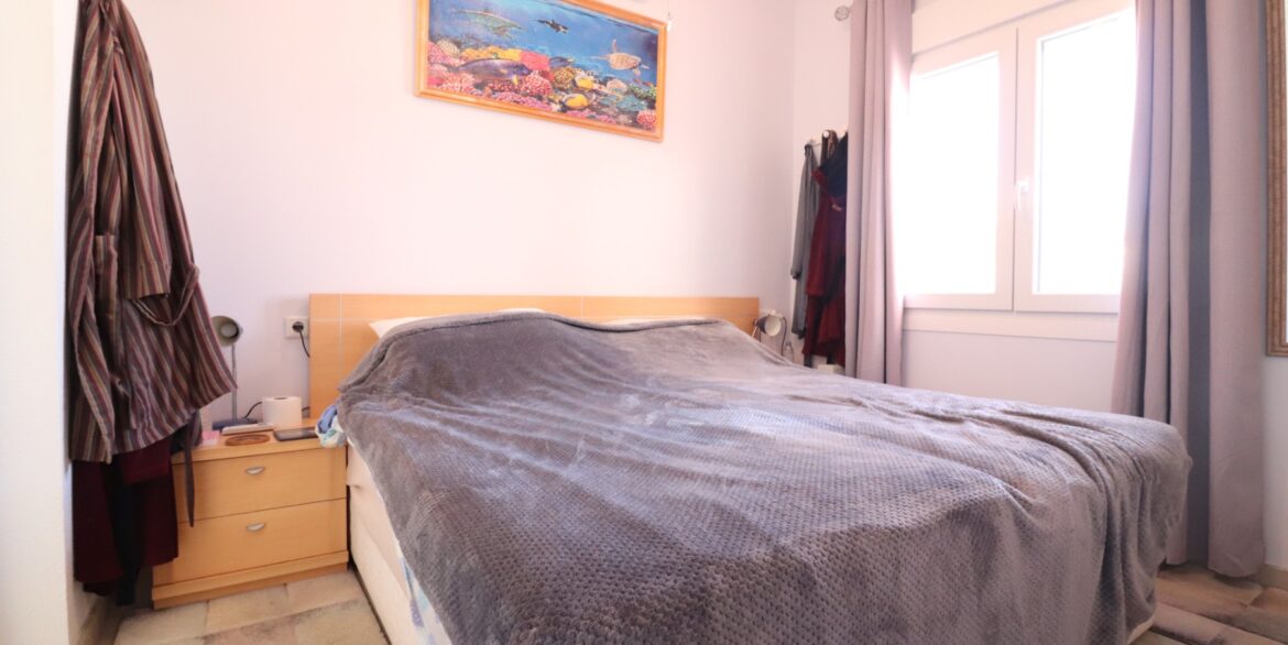 o_1jmvk7qrii1a15gn10tj15jlopn2p