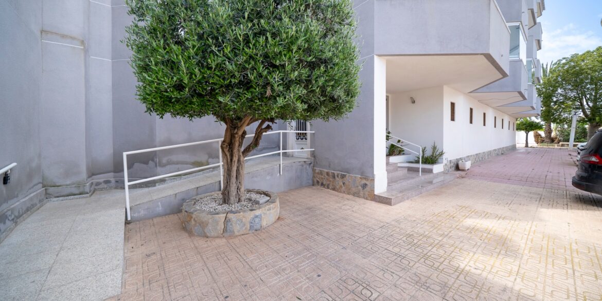 o_1jn7nq46vcfrugnba4a2d1qm32t