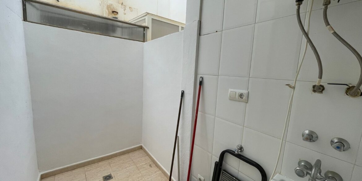 o_1jn9u0qfd102b1323q1v19fo14nd2j