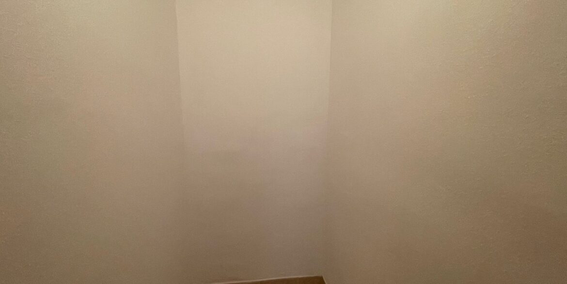 o_1jn9u0qfd1llpbnd1goj1q651msi2e