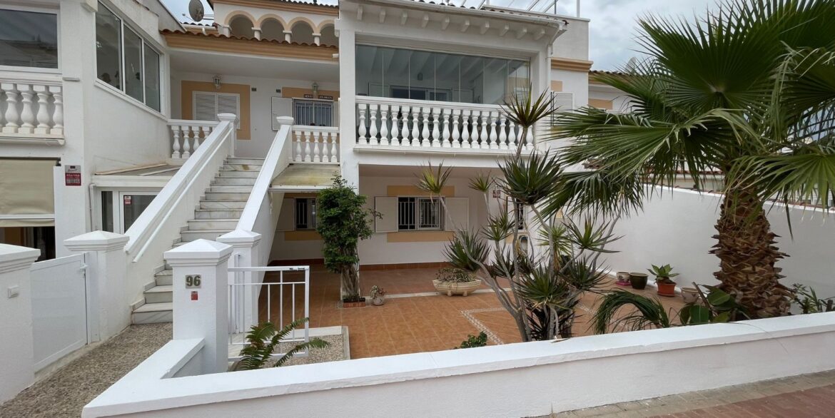 o_1jn9u0qfd1r2hv4djfp1ah4dmb30