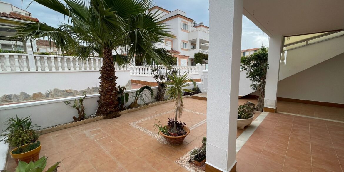 o_1jn9u0qfd1v5c2s5j41ai7kn2v