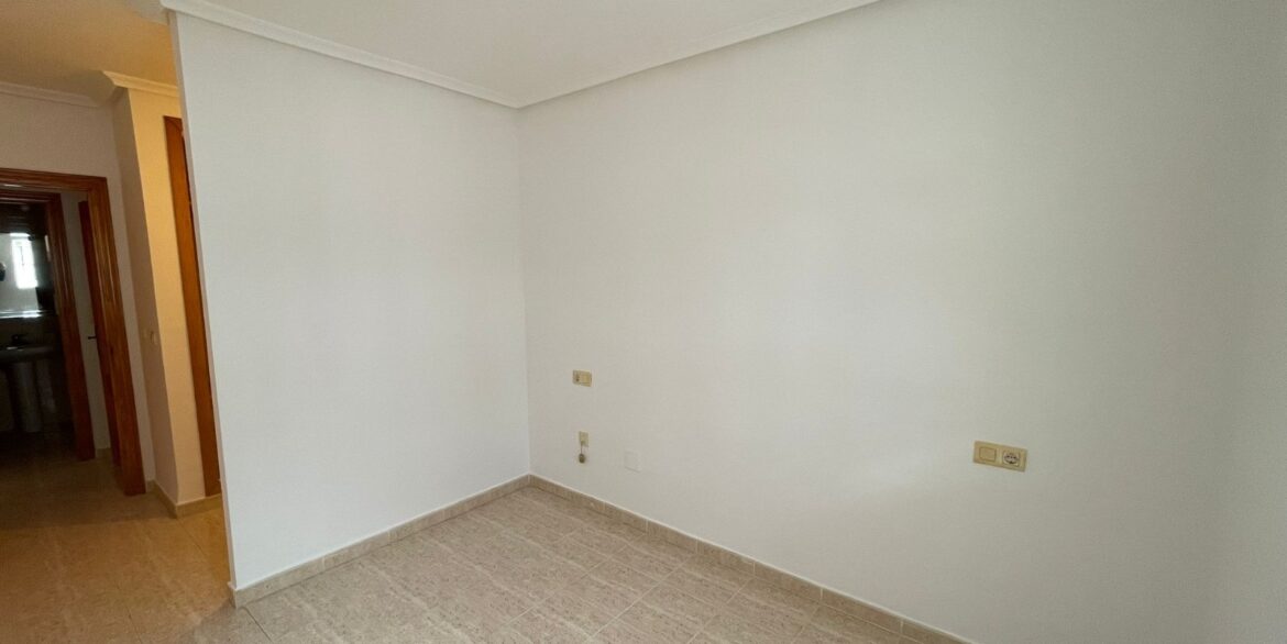 o_1jn9u0qfd1varpoffvgrlmpes2d