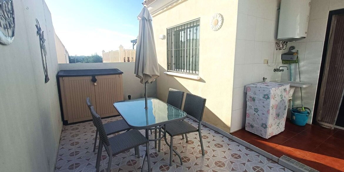 12500_beautiful_bungalow_on_montemar_181225125101_19