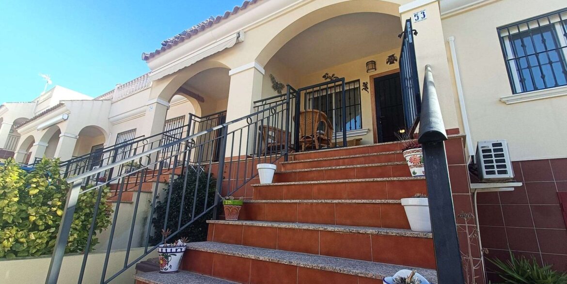 12500_beautiful_bungalow_on_montemar_181225125128_35