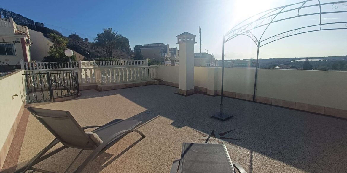 12500_beautiful_bungalow_on_montemar_181225164622_26