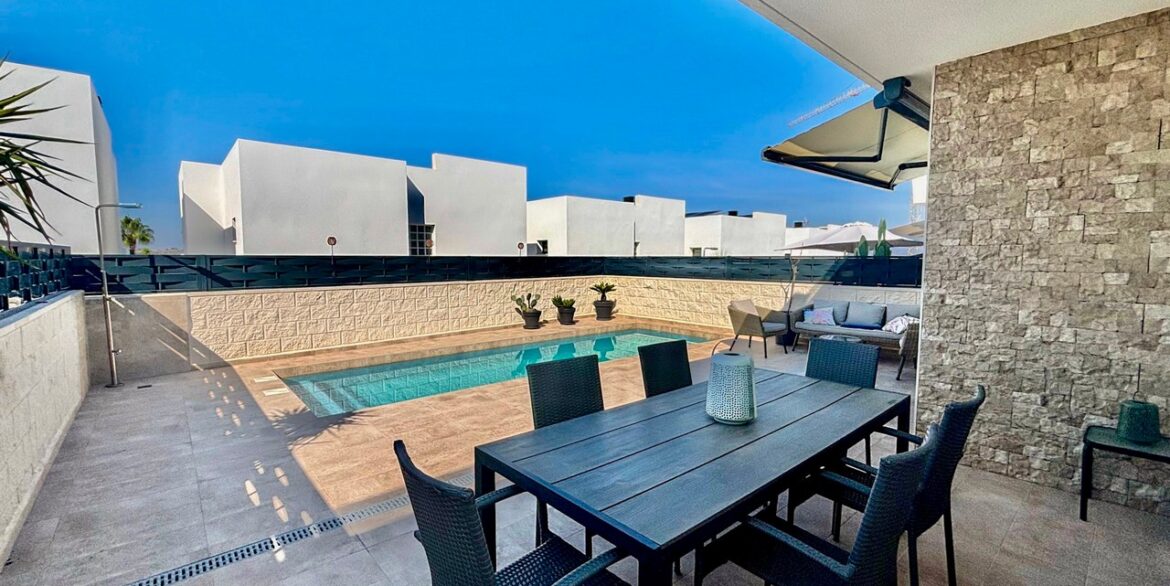 Gard Terrace