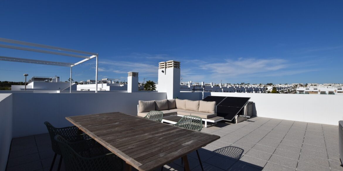 o_1jb0e8j5p1havb6u111v1hqo13lc4e