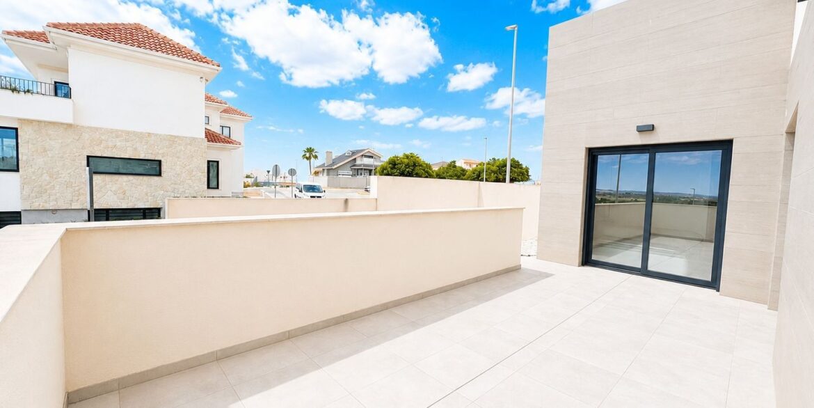 o_1jotal80o1j9bb5o1crov1h1acg37